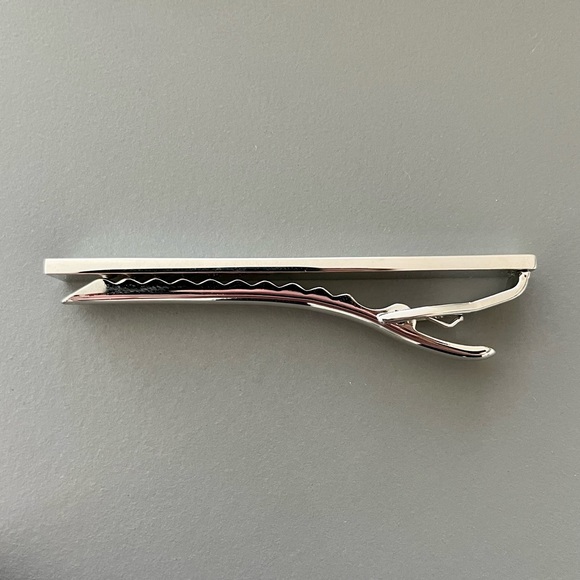 Indochino Minimalist Stripe Tie Clip - Picture 5 of 8